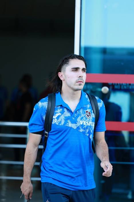 Trabzonspor Galatasaray maçı için İstanbul'a gitti 26